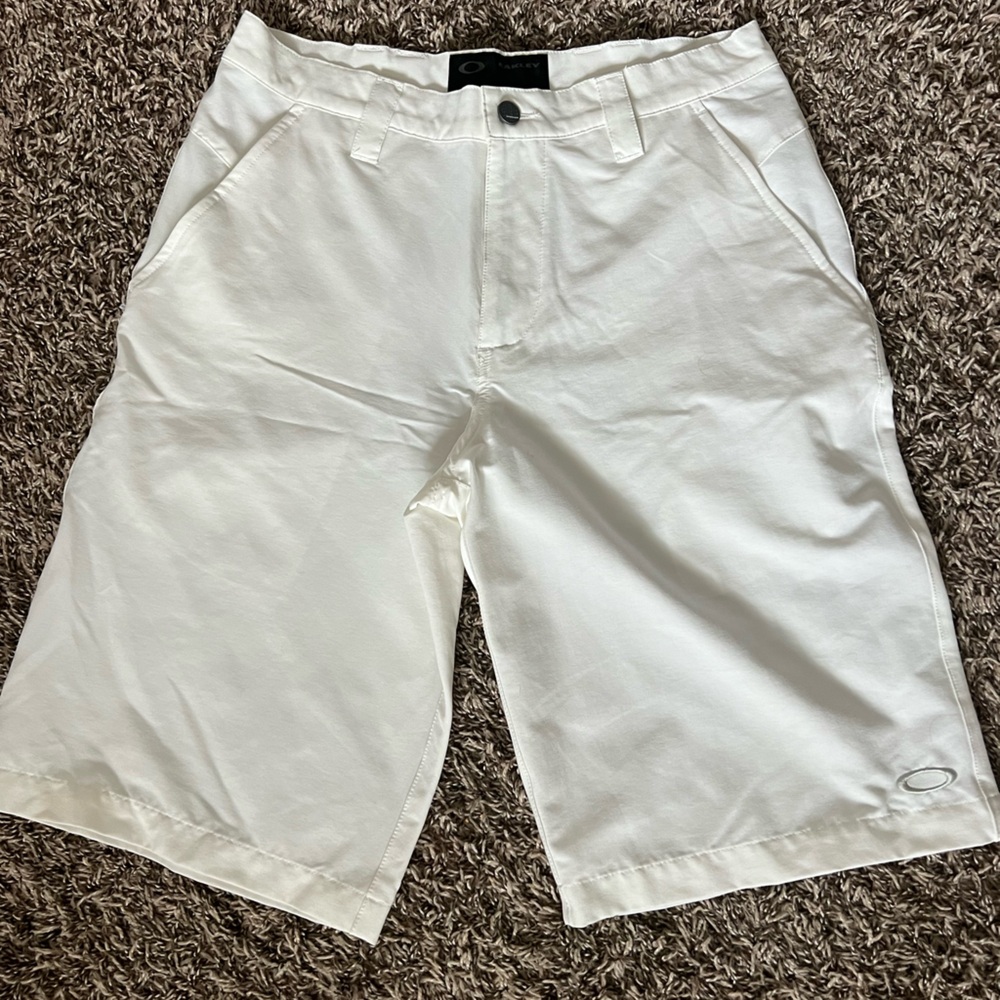 Men’s White Oakley Golf Shorts NWOT
